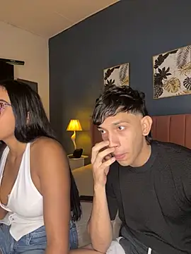 Snapshot of Andres-Andrea1922 chatting on October 1, 2025, 1:44 am Andres-Andrea1922 online show from October 1, 2025, 1:44 am