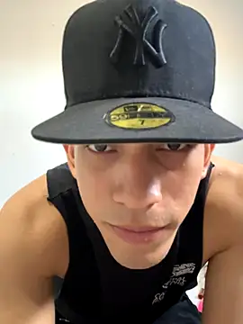 Snapshot of Andres-Andrea1922 chatting on September 13, 2025, 9:59 pm Andres-Andrea1922 online show from September 13, 2025, 9:59 pm