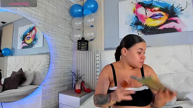 Snapshot of sophie__blare chatting on June 14, 2026, 1:01 pm sophie blare online show from June 14, 2026, 1:01 pm