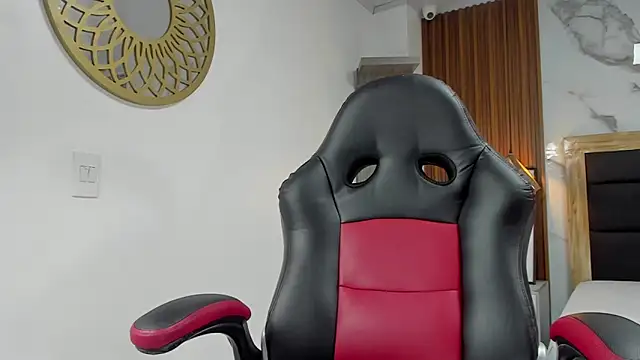 ALEXA STORM01 online show from October 3, 2025, 12:17 pm