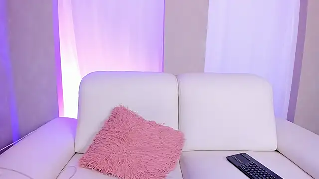 Snapshot of milaowens chatting on June 20, 2026, 12:21 pm milaowens online show from June 20, 2026, 12:21 pm