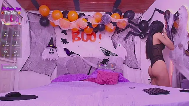 Snapshot of MeganRouss74 chatting on October 16, 2025, 11:51 am MeganRouss74 online show from October 16, 2025, 11:51 am