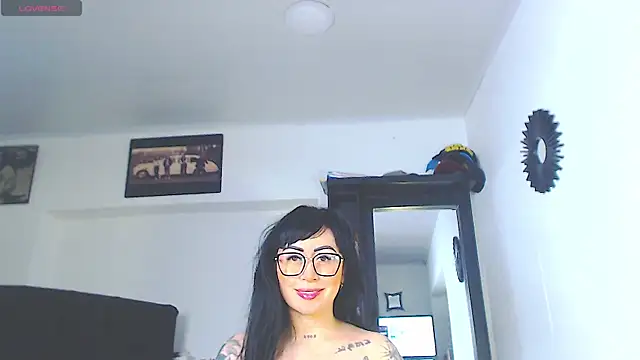 Vicky hotmilf online show from July 28, 2026, 11:28 am