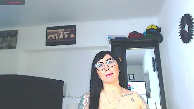 Vicky hotmilf online show from August 4, 2026, 11:04 am