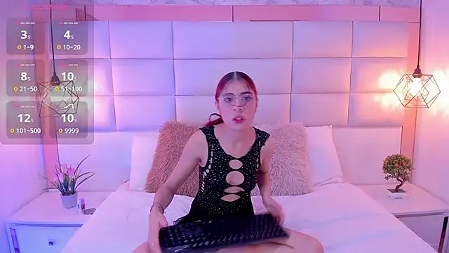 Snapshot of Gaby_louse chatting on October 20, 2025, 2:39 pm Gaby louse online show from October 20, 2025, 2:39 pm