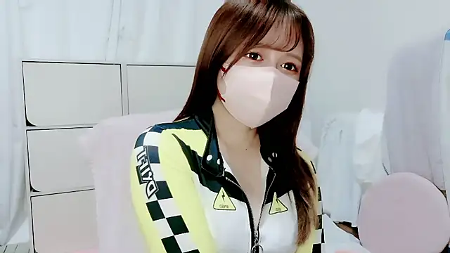 Snapshot of Hanachan_Gcup_ chatting on October 3, 2025, 11:45 am Hanachan Gcup  online show from October 3, 2025, 11:45 am