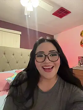 Snapshot of MyHoneyFrida chatting on November 15, 2025, 3:43 am MyHoneyFrida online show from November 15, 2025, 3:43 am