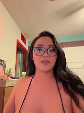 Snapshot of MyHoneyFrida chatting on April 25, 2026, 4:37 am MyHoneyFrida online show from April 25, 2026, 4:37 am