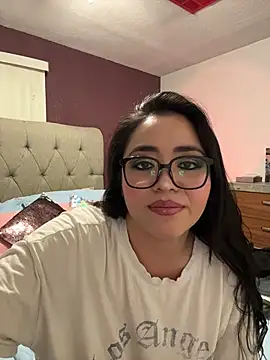 MyHoneyFrida online show from January 7, 2026, 4:28 am