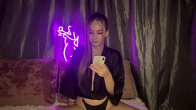 Hailey  juice online show from September 18, 2025, 3:37 pm
