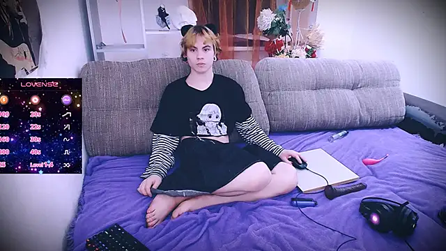 Snapshot of SparkyFerret chatting on November 30, 2025, 6:19 pm SparkyFerret online show from November 30, 2025, 6:19 pm