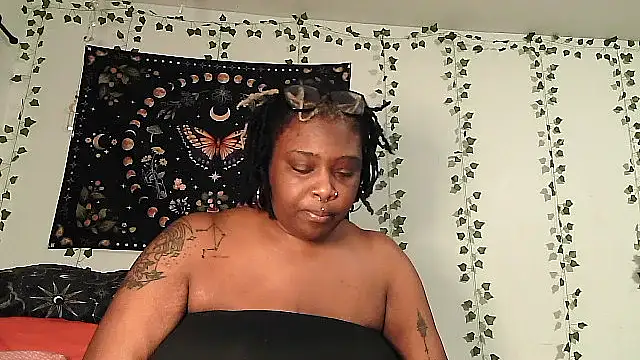 Snapshot of mistressnelle chatting on July 4, 2026, 9:04 am mistressnelle online show from July 4, 2026, 9:04 am