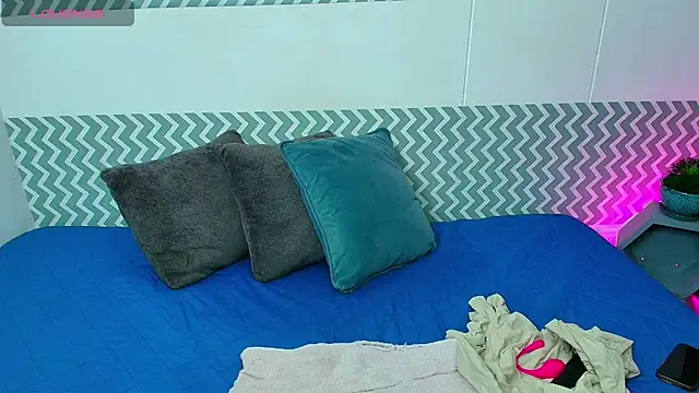 Snapshot of EmilyCoy_ chatting on October 15, 2025, 2:32 am EmilyCoy online show from October 15, 2025, 2:32 am