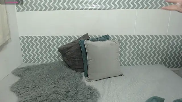 Snapshot of EmilyCoy_ chatting on December 4, 2025, 5:06 am EmilyCoy online show from December 4, 2025, 5:06 am