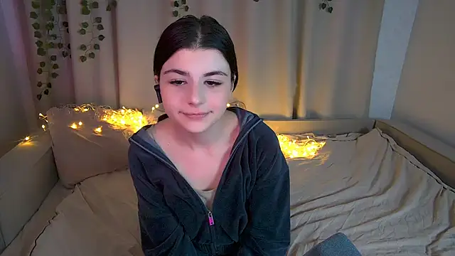 Snapshot of pyro_flerrr chatting on September 19, 2025, 6:56 pm pyro flerrr online show from September 19, 2025, 6:56 pm