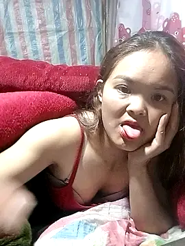 xinhxinhcute online show from February 4, 2026, 3:45 am