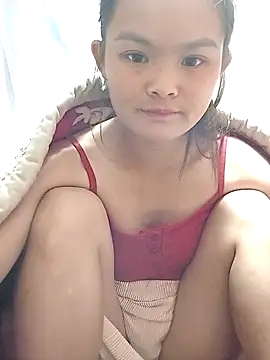 xinhxinhcute online show from October 23, 2025, 4:22 am