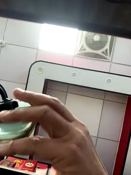 Snapshot of dajiba4718 chatting on November 28, 2025, 2:17 pm dajiba4718 online show from November 28, 2025, 2:17 pm