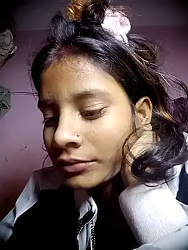 Hot Mayra  online show from November 15, 2025, 4:49 am