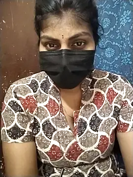 Snapshot of Nithiila chatting on October 7, 2025, 10:05 am Nithiila online show from October 7, 2025, 10:05 am