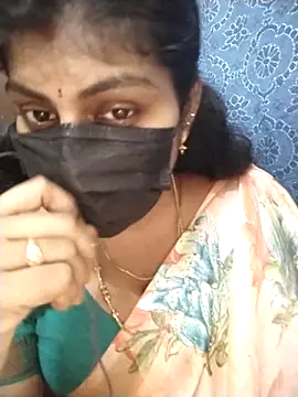 Snapshot of Nithiila chatting on October 27, 2025, 6:58 am Nithiila online show from October 27, 2025, 6:58 am