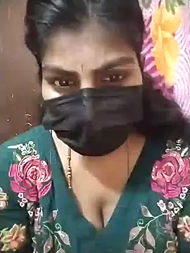 Snapshot of Nithiila chatting on November 12, 2025, 7:01 am Nithiila online show from November 12, 2025, 7:01 am