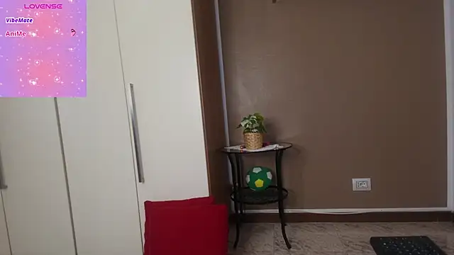 Snapshot of ScarletVerdi chatting on November 22, 2025, 7:51 am ScarletVerdi online show from November 22, 2025, 7:51 am