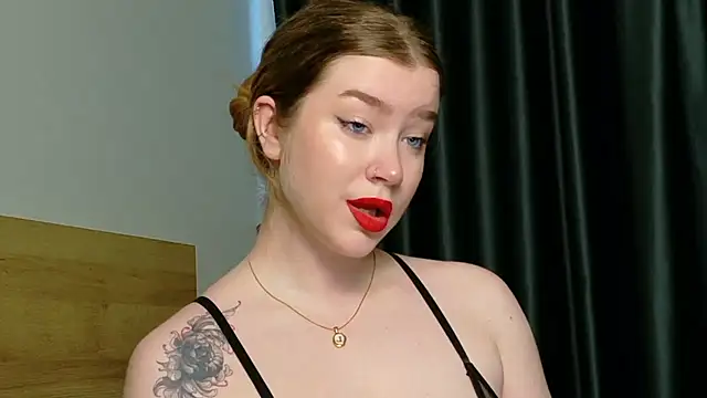 Rebecca Lace online show from October 3, 2025, 3:41 am