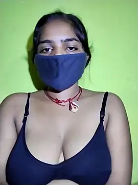 Snapshot of Bebo_Sweety143 chatting on September 28, 2025, 4:14 pm Bebo Sweety143 online show from September 28, 2025, 4:14 pm