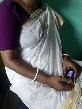 desi boudi87 online show from April 29, 2026, 11:03 am