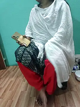 Snapshot of desi_boudi87 chatting on October 31, 2025, 11:40 am desi boudi87 online show from October 31, 2025, 11:40 am