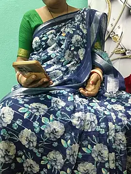 Snapshot of desi_boudi87 chatting on October 14, 2025, 1:01 pm desi boudi87 online show from October 14, 2025, 1:01 pm