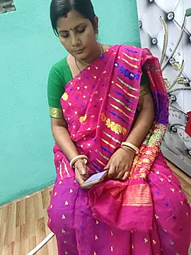 Snapshot of desi_boudi87 chatting on October 12, 2025, 12:28 pm desi boudi87 online show from October 12, 2025, 12:28 pm