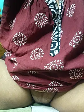 Snapshot of desi_boudi87 chatting on October 16, 2025, 7:44 pm desi boudi87 online show from October 16, 2025, 7:44 pm