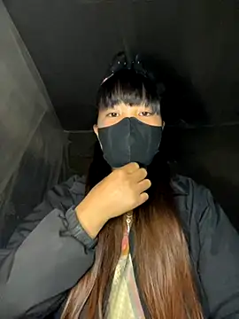 Snapshot of delwyn- chatting on November 26, 2025, 5:57 pm delwyn- online show from November 26, 2025, 5:57 pm