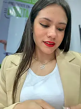 CHARLOTTE  05 online show from January 15, 2026, 12:08 pm