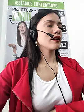 CHARLOTTE  05 online show from November 12, 2025, 12:53 pm