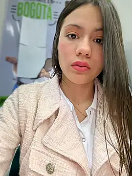 CHARLOTTE  05 online show from February 4, 2026, 12:22 pm