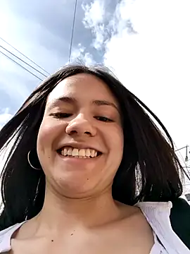 CHARLOTTE  05 online show from October 11, 2025, 1:45 pm