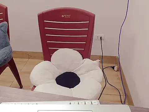 Snapshot of Funnygirl_9x chatting on November 13, 2025, 2:04 am Funnygirl 9x online show from November 13, 2025, 2:04 am