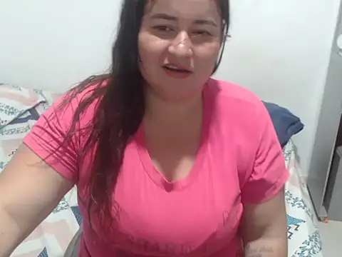 Snapshot of bodyhotbig chatting on September 19, 2025, 8:35 pm bodyhotbig online show from September 19, 2025, 8:35 pm