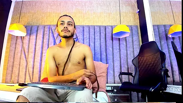 Boss Domiinator online show from October 20, 2025, 3:52 am