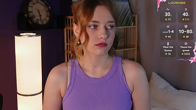 Snapshot of HollieCollelo chatting on December 3, 2025, 3:07 am HollieCollelo online show from December 3, 2025, 3:07 am