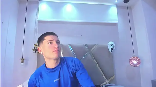 HunterHeat  online show from October 16, 2025, 12:02 pm