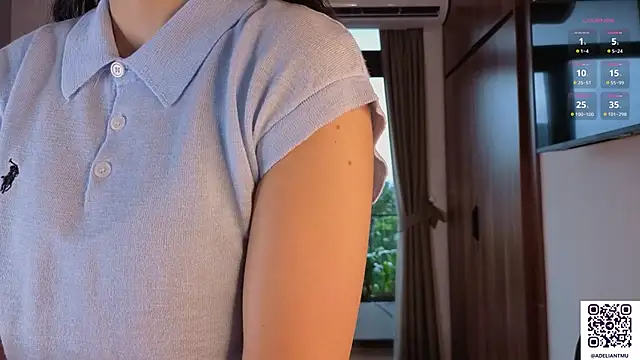 Snapshot of adeliantmu chatting on November 3, 2025, 1:11 am adeliantmu online show from November 3, 2025, 1:11 am