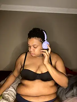 Snapshot of MamoM24 chatting on September 20, 2025, 10:53 am MamoM24 online show from September 20, 2025, 10:53 am