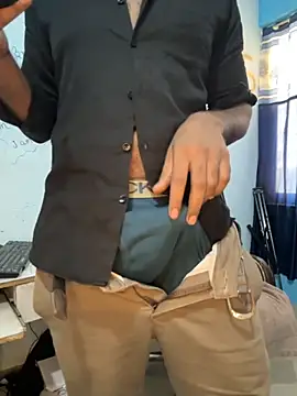 Snapshot of MeekBatgirl chatting on November 26, 2025, 5:40 am MeekBatgirl online show from November 26, 2025, 5:40 am