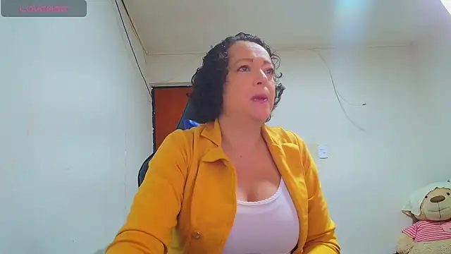 Miss Oriana online show from November 13, 2025, 4:00 pm