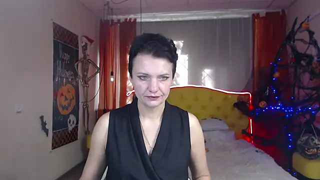 AvaSaturnian online show from October 31, 2025, 11:40 am