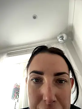 Snapshot of Remirosee chatting on November 26, 2025, 10:15 am Remirosee online show from November 26, 2025, 10:15 am